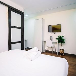 Basic Queen Room